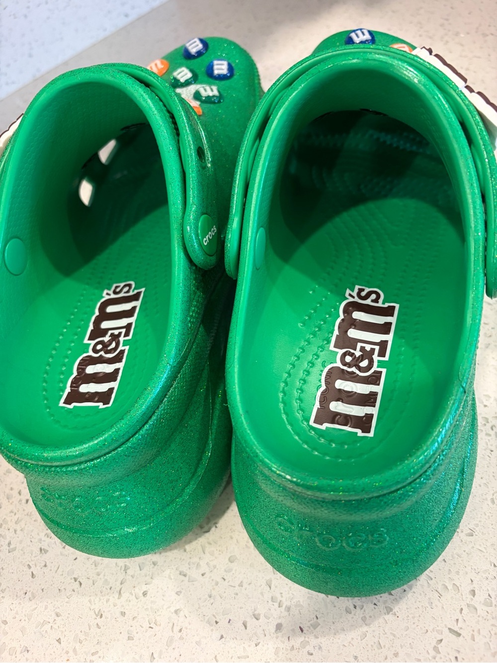 CROCS Green Glitter Platform Clogs with Colorful Candy Charms - Picture 3 of 6